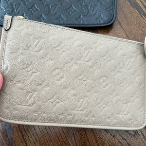 Louis Vuitton Carryall pouch